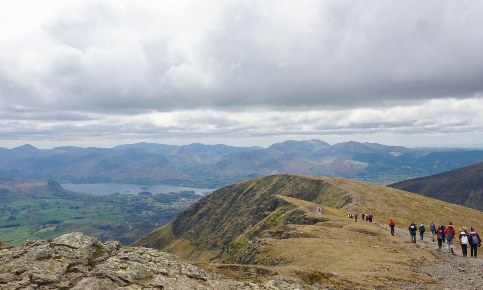 Groups on a guided walk in the mountains